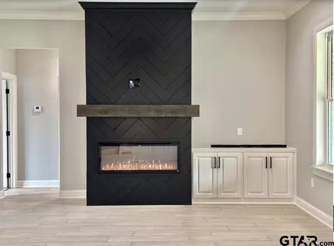 Living - 349 Brooks Dr, Gladewater, TX 75647 photo 3 of 3