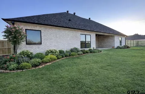 Exterior - 349 Brooks Dr, Gladewater, TX 75647 photo 6 of 9