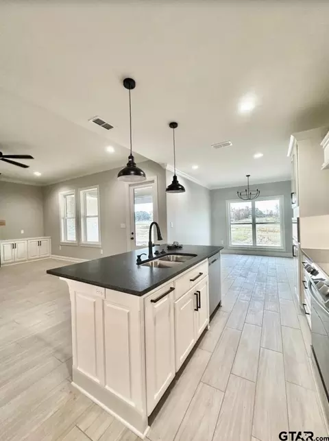 Kitchen - 349 Brooks Dr, Gladewater, TX 75647 photo 3 of 5