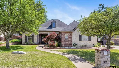 1814 Holly Creek Dr, Tyler, TX 75703