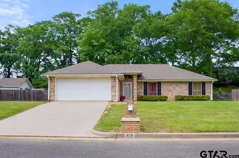 816 Willowcreek Dr, Jacksonville, TX 75766