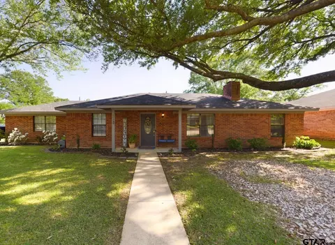 1108 Hagan Dr, Whitehouse, TX 75791