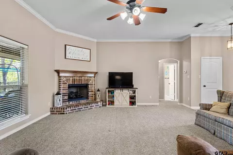 11684 Three Chimneys Dr, Flint, TX 75762 photo 4