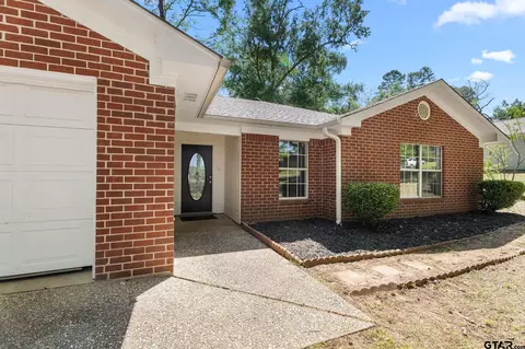 10325 Creek Bend Dr, Tyler, TX 75707