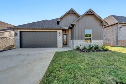 9228 Villas Ct, Tyler, TX 75703