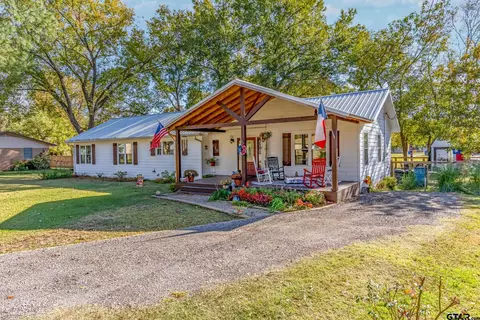 200 E Cedar, Winnsboro, TX 75494
