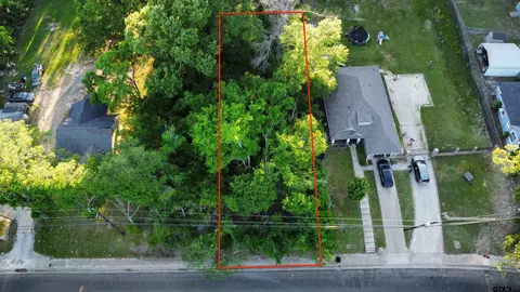 2997 Old Noonday Rd, Tyler, TX 75701