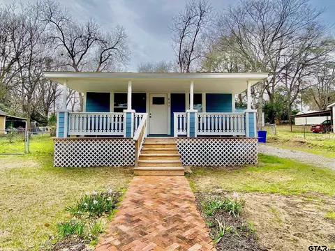 807 Monroe St, Crockett, TX 75835