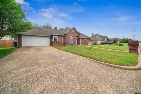 107 Whippoorwill Ln, Whitehouse, TX 75791