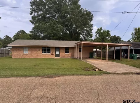 308 Augusta Dr, Omaha, TX 75571