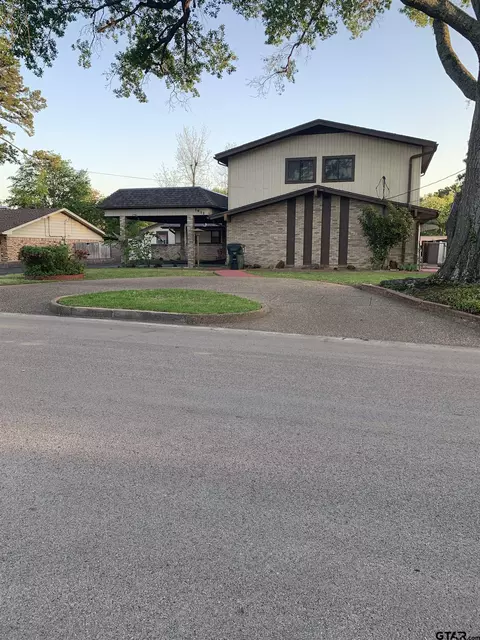 1911 Waunell Dr, Tyler, TX 75701