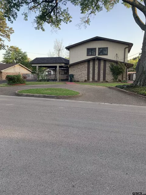 1911 Waunell Dr, Tyler, TX 75701