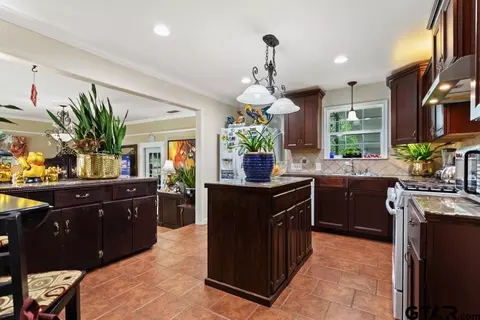 910 E Barbara, Tyler, TX 75701 photo 7
