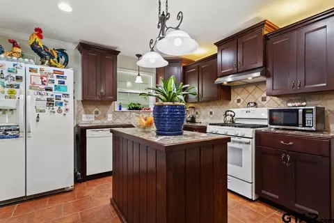 910 E Barbara, Tyler, TX 75701 photo 9