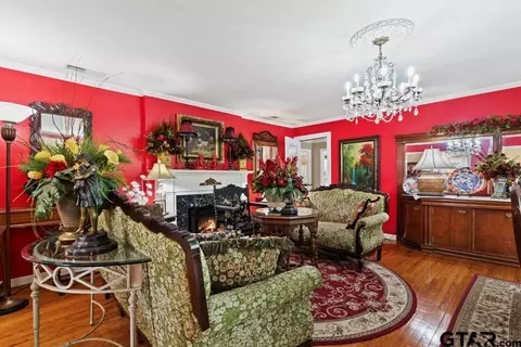 910 E Barbara, Tyler, TX 75701 photo 3