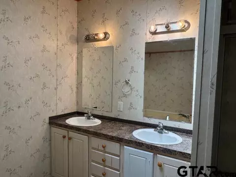 525 Comanche, Quitman, TX 75783 photo 17