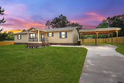 2409 Waterwood Dr, Chandler, TX 75758