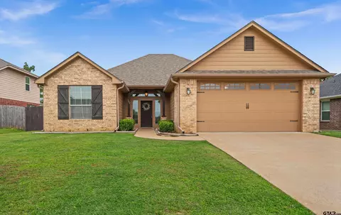409 Harrell Dr, Chandler, TX 75758