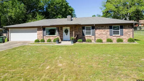 5921 Springbrook Dr, Tyler, TX 75707
