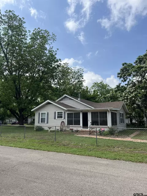 401 N College St, Lindale, TX 75771