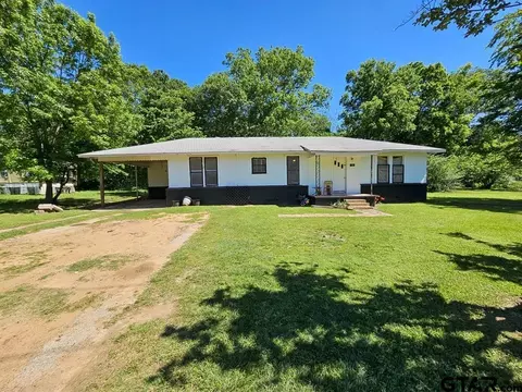 205 Gammage St, Elkhart, TX 75839