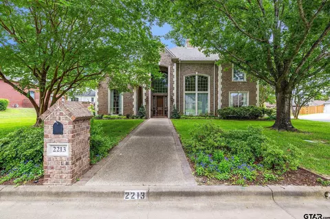2213 Woodlands Dr, Tyler, TX 75703