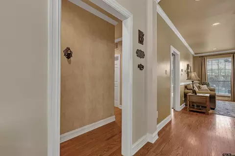 1014 Lovers Ln, Longview, TX 75604 photo 10