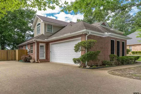 1014 Lovers Ln, Longview, TX 75604 photo 2