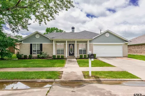 1881 Woodbridge Dr, Sulphur Springs, TX 75482