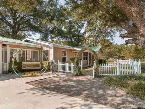 1017 Pheasant, Gilmer, TX 75644 photo 2