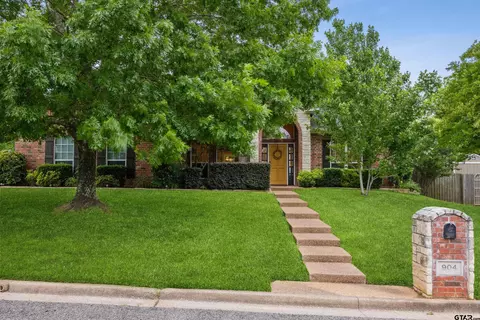 904 Wellington Ln, Athens, TX 75751