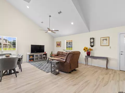 1845 Myrtle, Diana, TX 75640 photo 6