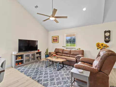 1845 Myrtle, Diana, TX 75640 photo 7