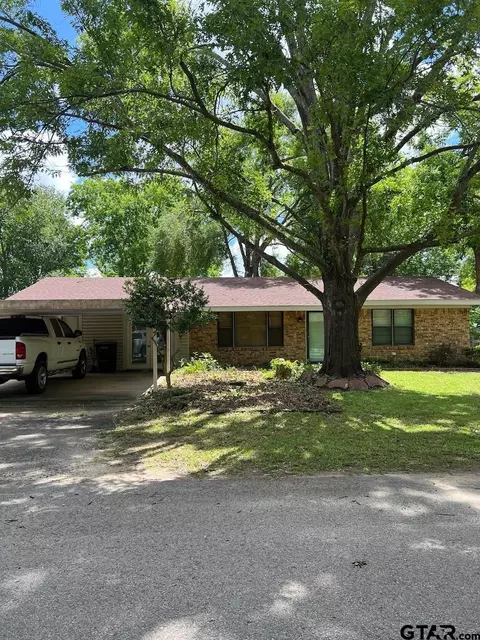 320 Bowers St, Lindale, TX 75771
