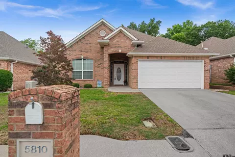 5810 Hollybrook Dr, Tyler, TX 75703