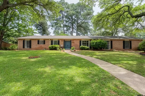 1900 Franklin Dr, Longview, TX 75601