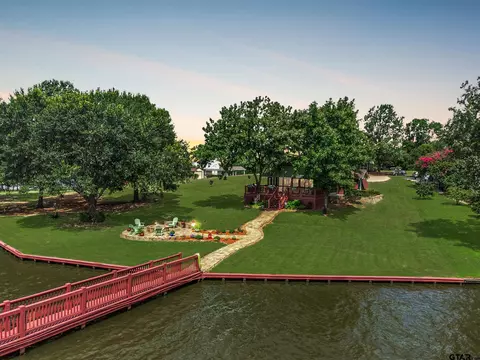 209 Rocky Point Rd, Mount Vernon, TX 75457