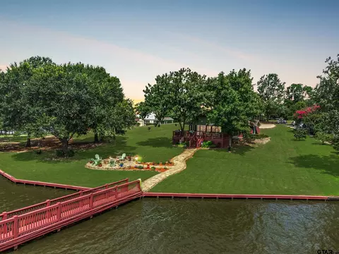 209 Rocky Point Rd, Mount Vernon, TX 75457