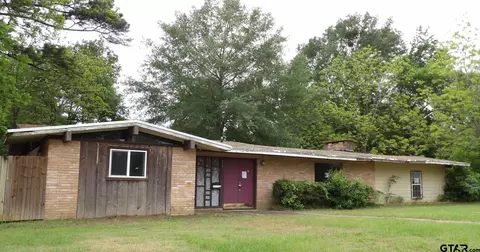 915 John St, Jacksonville, TX 75766