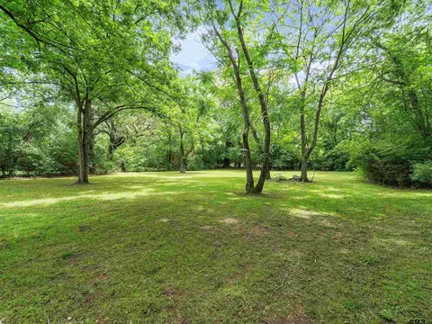 Exterior - 1508 Alpine Rd, Longview, TX 75601 photo 7 of 9