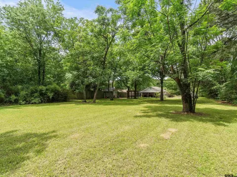 Exterior - 1508 Alpine Rd, Longview, TX 75601 photo 8 of 9