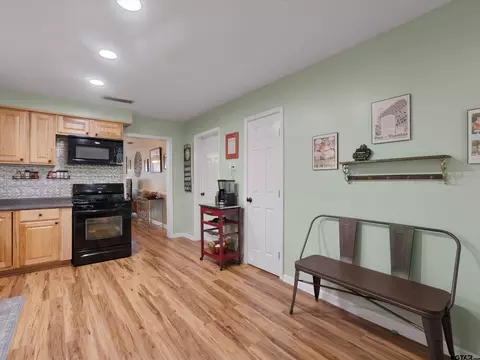 Kitchen - 1508 Alpine Rd, Longview, TX 75601 photo 2 of 4