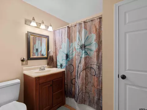 Bath - 1508 Alpine Rd, Longview, TX 75601 photo 1 of 2