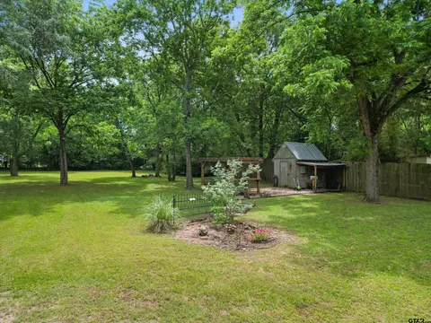 Exterior - 1508 Alpine Rd, Longview, TX 75601 photo 3 of 9