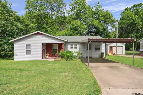 801 N Newsom St, Mineola, TX 75773