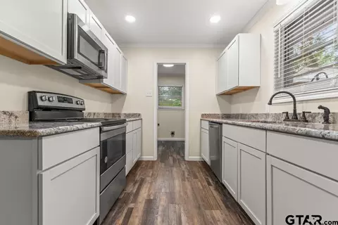 Kitchen - 11562 19th Ave, Tyler, TX 75709 photo 1 of 3