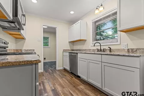 Kitchen - 11562 19th Ave, Tyler, TX 75709 photo 3 of 3