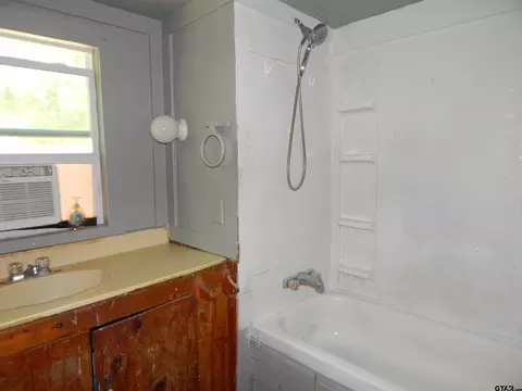 Bath - 214 Lawrence, Gilmer, TX 75644 photo 1 of 1