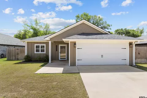 17114 Crossing Cir, Lindale, TX 75771