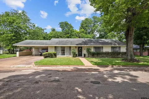111 Ann St, Crockett, TX 75835